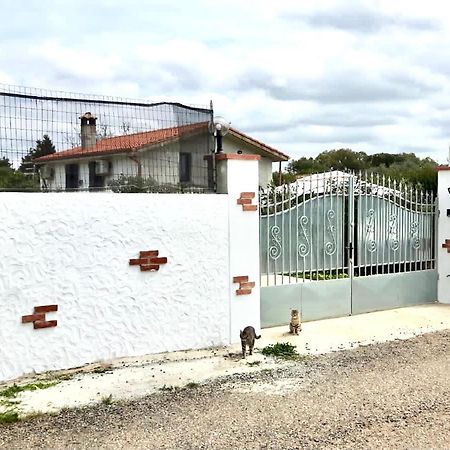 La Maison Blanche Apartment Iglesias Exterior photo